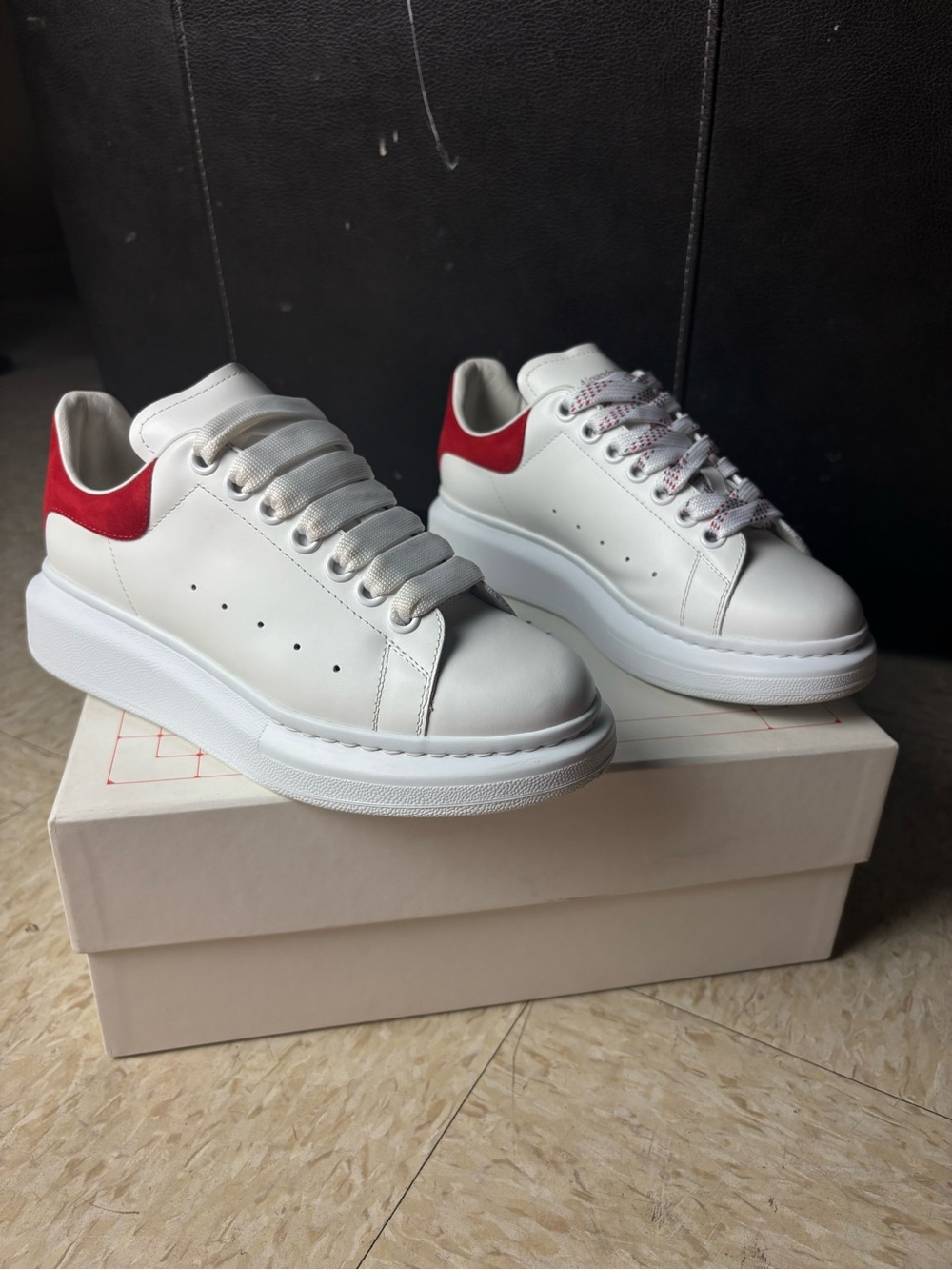 McQueen Men's White Oversized Leather Heel-Detail Sneaker Shoes Size US: 7.5